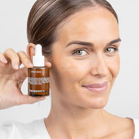 Spomaľujúce a spevňujúce sérum SUPER C SERUM